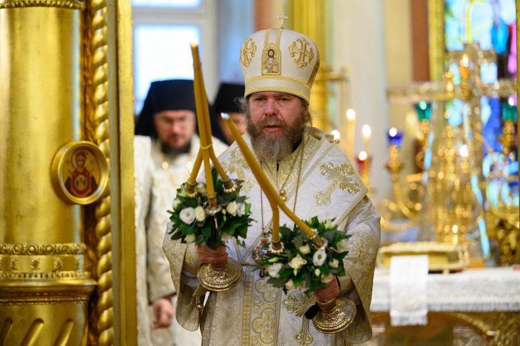 С Днем рождения поздравили настоятеля 