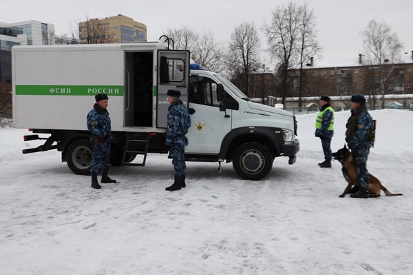 Детей сотрудников УФСИН поздравили с наступающим Новым годом 